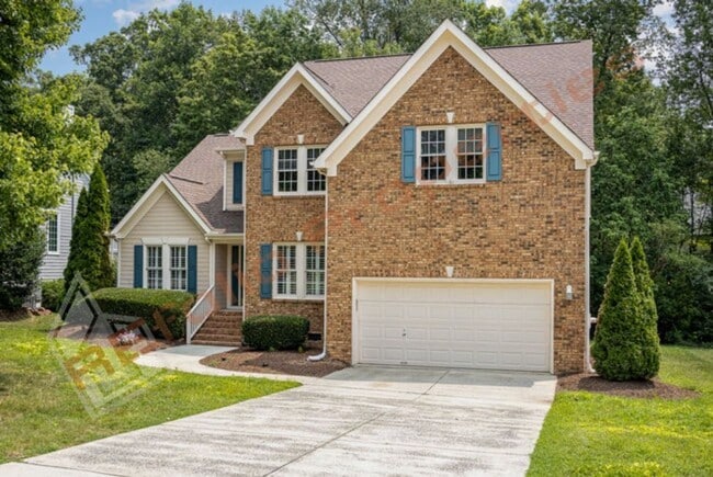 Building Photo - Lovely 4-Bedroom House w/1st FL Primary Su...