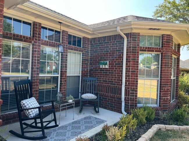Foto del edificio - 408 N Kylie Ln