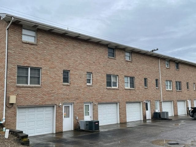 Rear building - 1714 Commerce St
