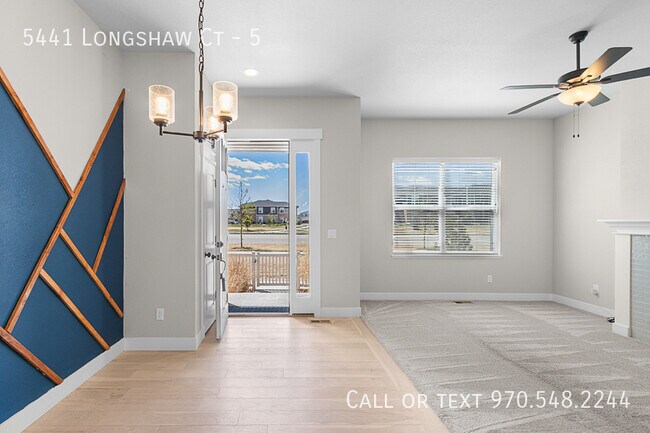 Foto del edificio - 5441 Longshaw Ct