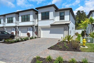 Building Photo - 27851 Solis Grande Dr