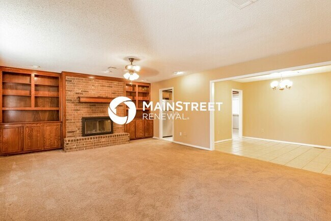 Building Photo - 3 Bedroom Pet-Friendly Home in Oklahoma City, OK with Main Street Renewal