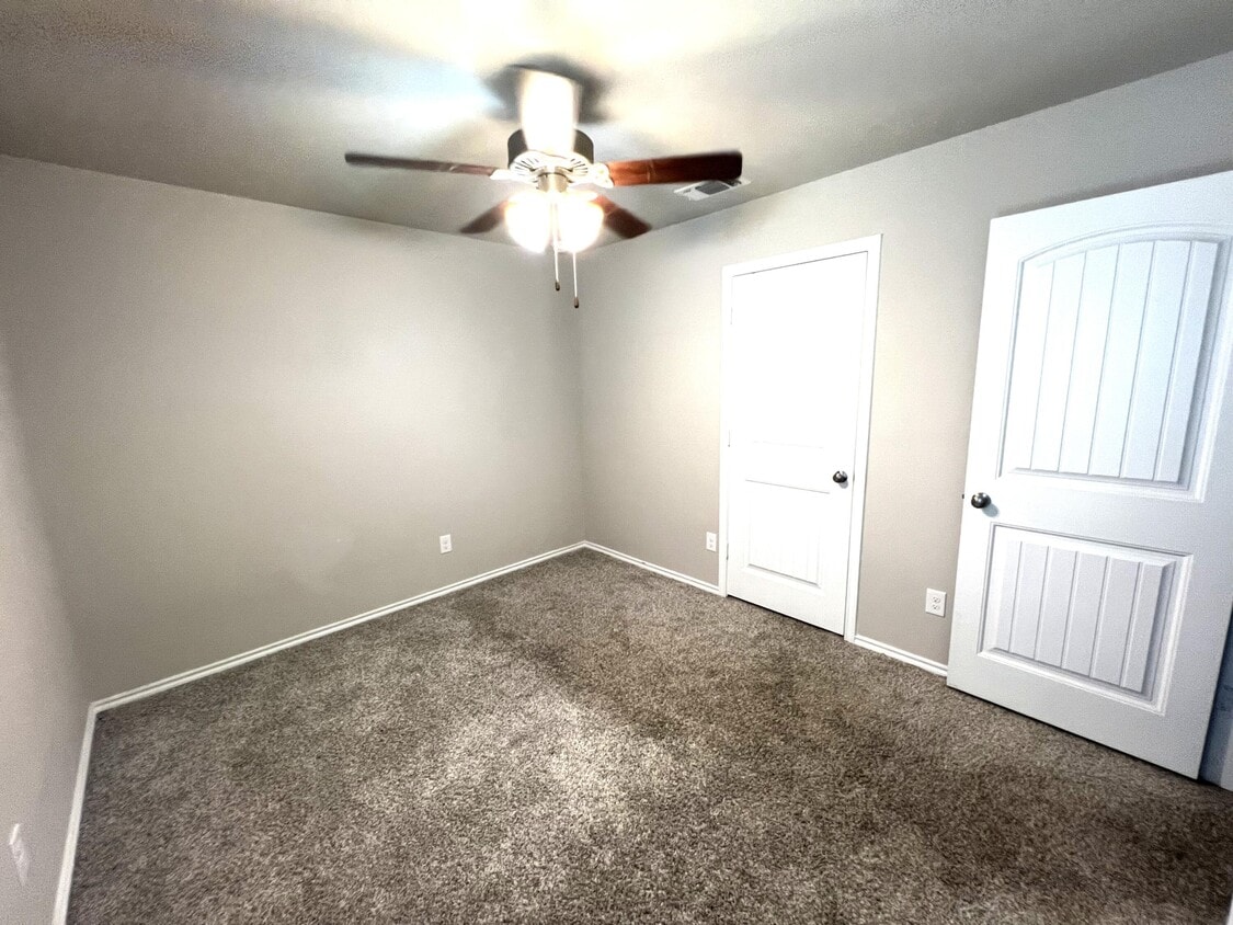 Building Photo - 3805 Primrose Avenue
