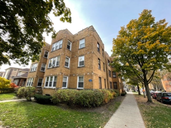 Photo - 2143 W Chase Ave Apartment