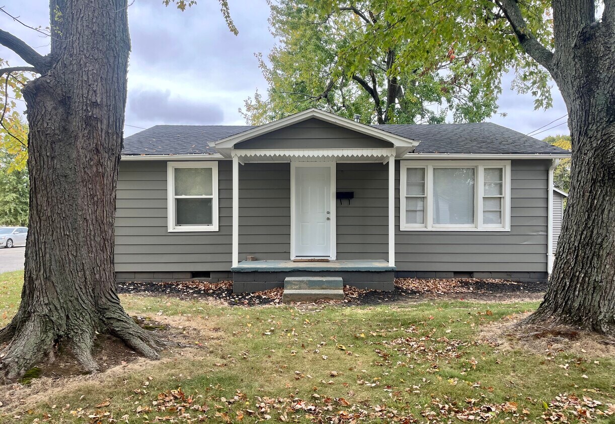 Foto principal - 705 N Robb St