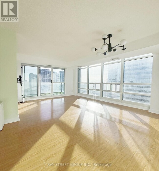 Building Photo - 31 Bales Ave