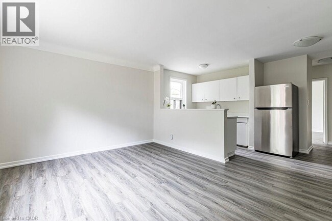 Building Photo - 118 St Joseph's Dr