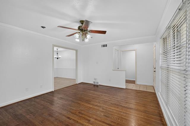 Building Photo - 2539 Highwood Dr