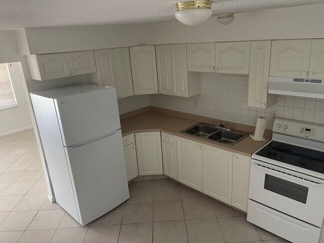 Foto del edificio - 135 Lincoln Rd NE