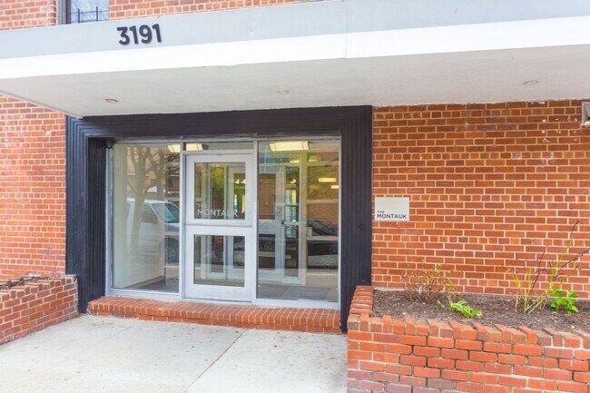 Foto del edificio - 3191 Emmons Ave