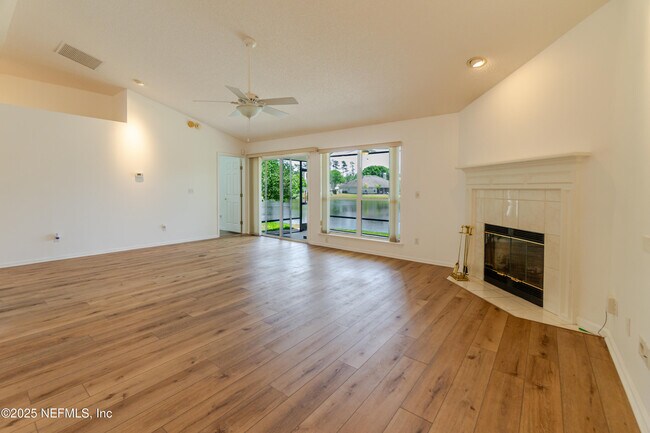 Foto del edificio - 1623 Sandy Springs Dr