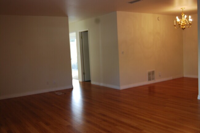 Building Photo - 837 Vallejo Ave