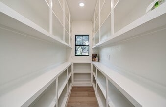 Building Photo - 116 Laughlin Rd