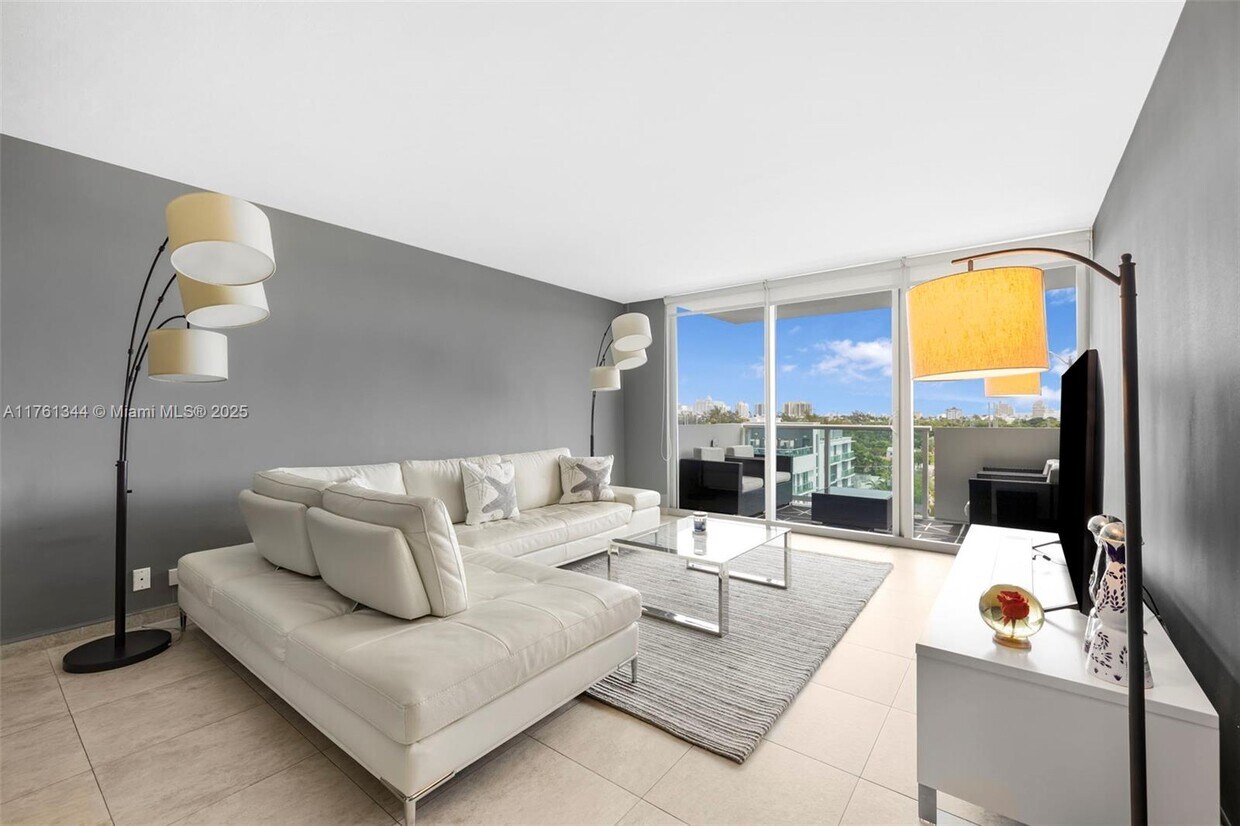 Foto principal - 1200 West Ave