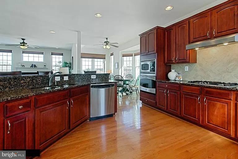 Foto principal - 23156 Evergreen Ridge Dr