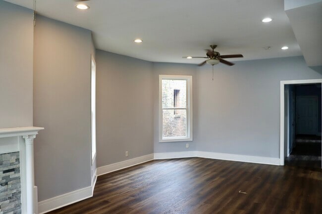 Building Photo - 5718 S Sangamon St