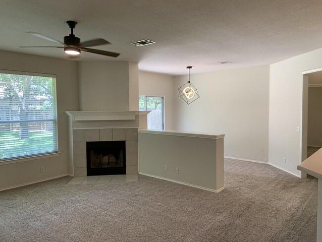 Building Photo - 3304 Santee Dr