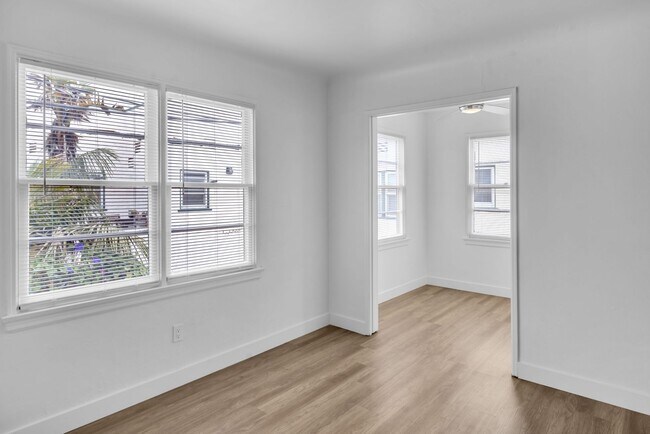 Foto del edificio - Newly Renovated Studio on 2nd Street- Belmont Heights