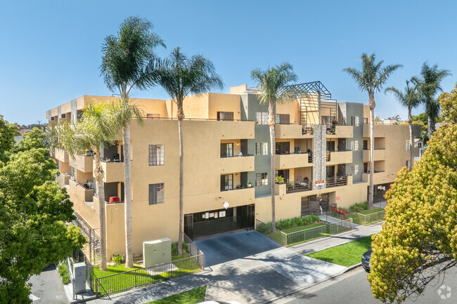 Building Photo - Excelsior Apartments
