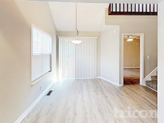 Foto del edificio - 5713 Briarwick Ct
