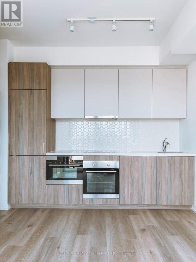 Photo du bâtiment - 158 Front St E