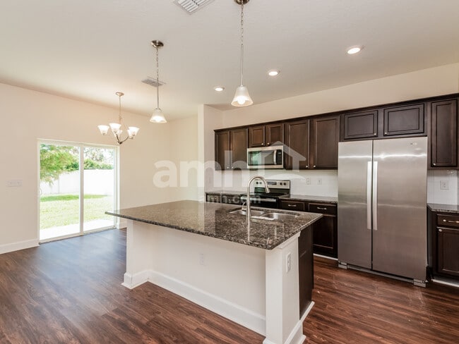 Foto del edificio - 4659 Reisswood Loop