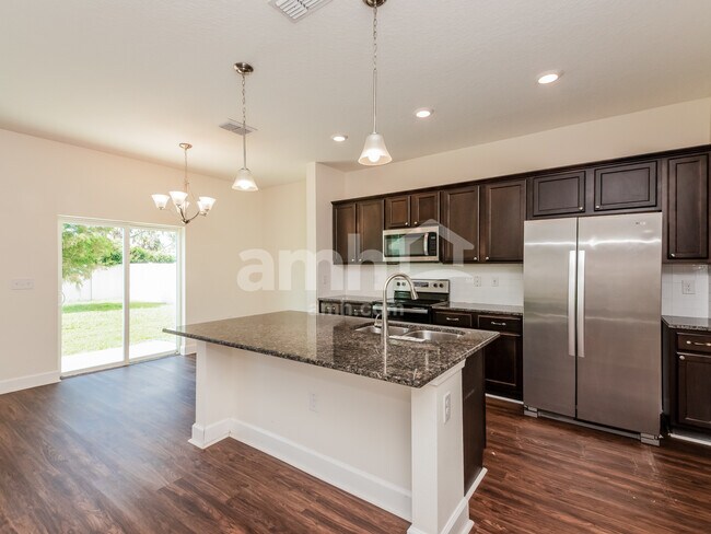 Foto del edificio - 4659 Reisswood Lp