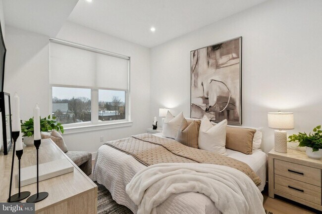 Foto del edificio - 30 W Allens Ln