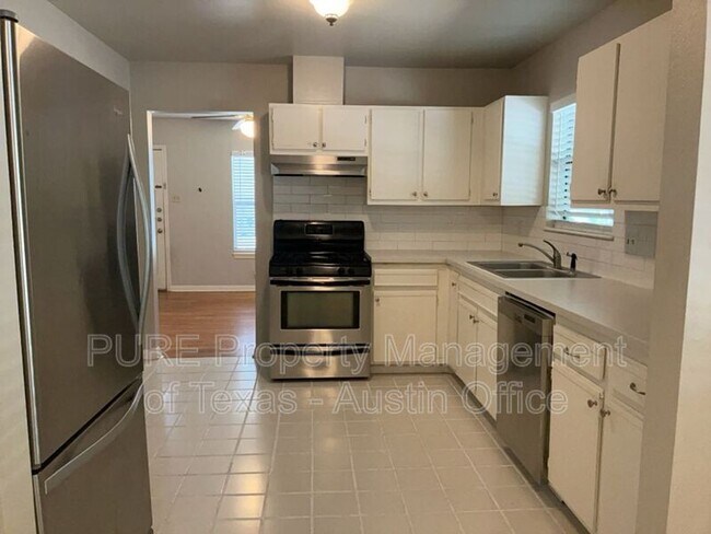 Building Photo - 1720 Justin Ln