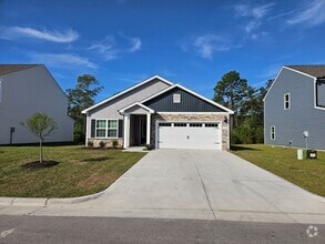 Building Photo - 50 Umbrella Palm Dr