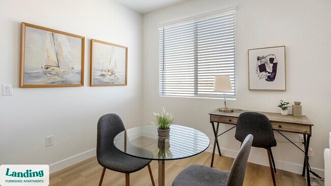 Foto del edificio - 255 N Camino Mercado