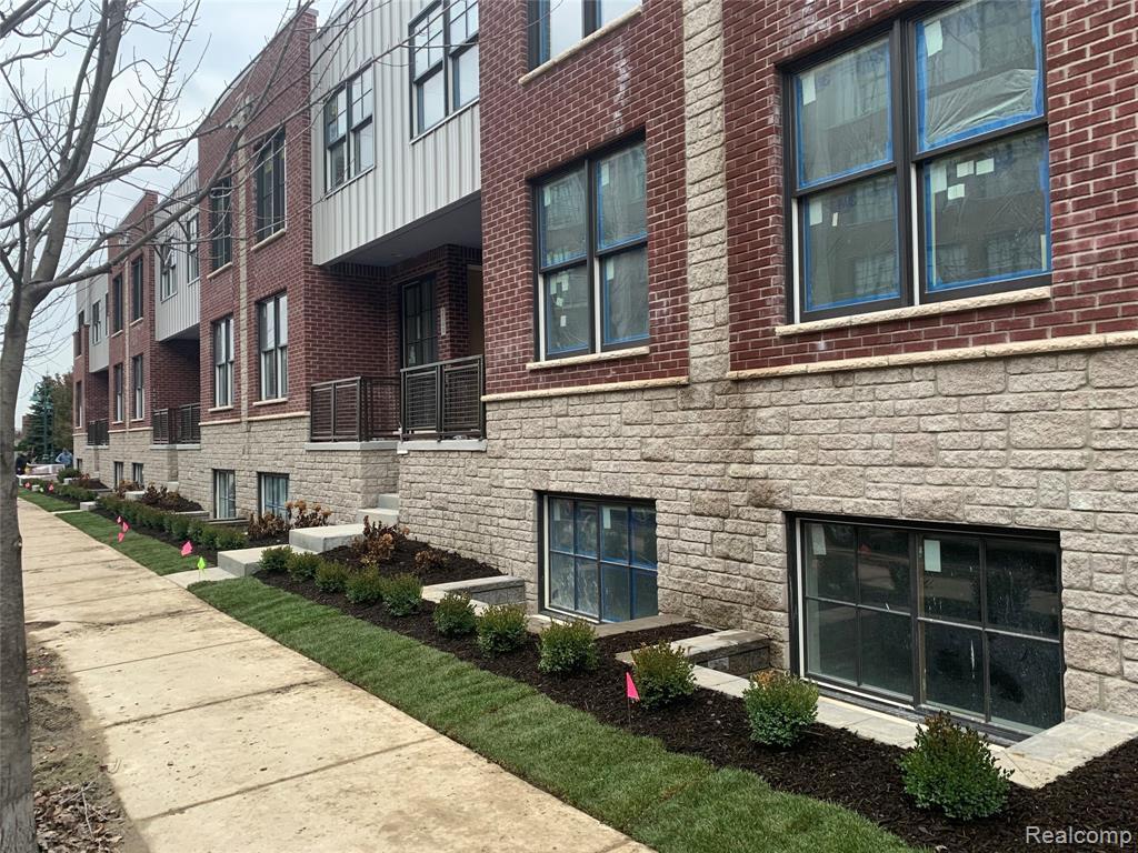 2060 Villa Rd, Birmingham, MI 48009 Condo for Rent in Birmingham, MI