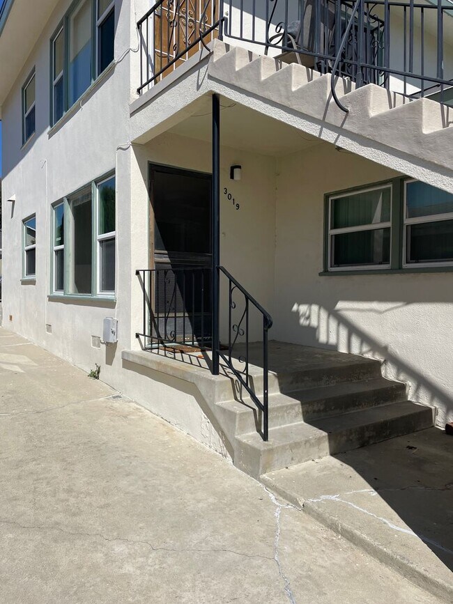 Building Photo - 468