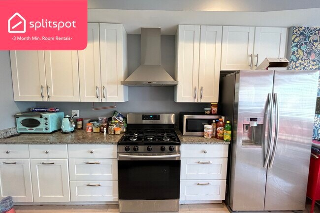 Foto del edificio - Private room in 4 bedroom Washington Apart...