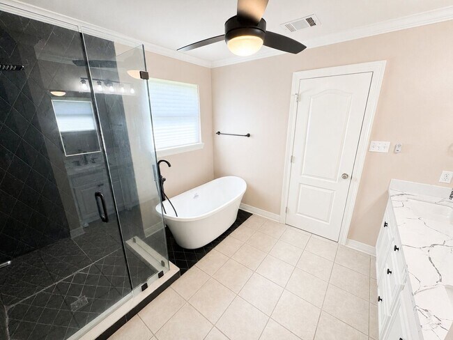 Building Photo - 1022 Creole Dr