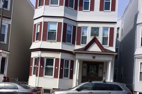Primary Photo - 219 L St
