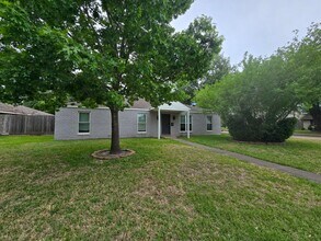 Building Photo - 5822 Reamer St
