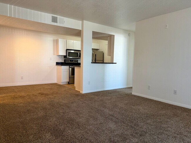 Building Photo - 230 Mission Catalina Ln