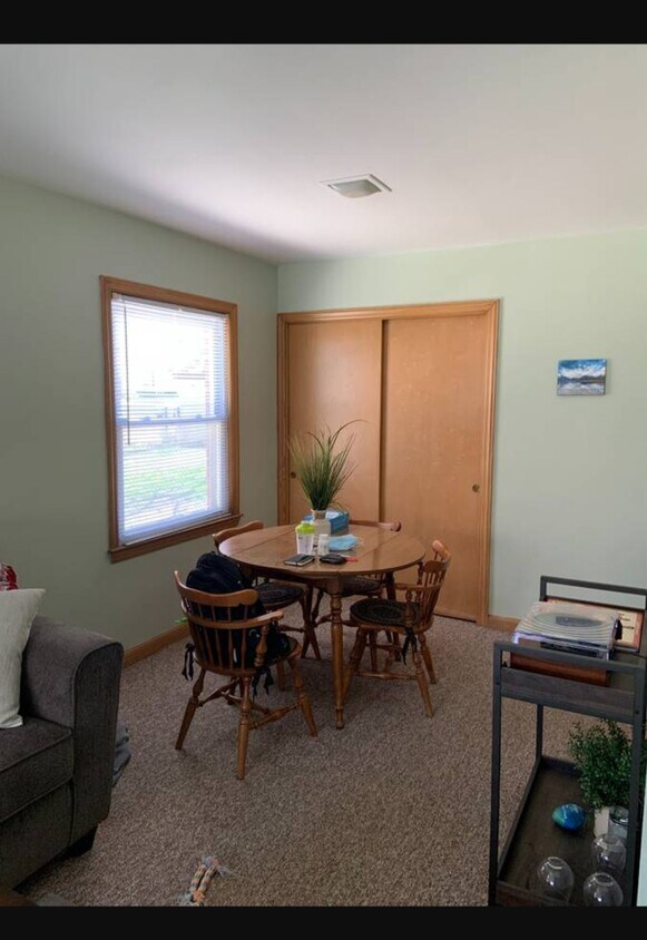 Foto del edificio - 8359 W Watertown Plank Rd