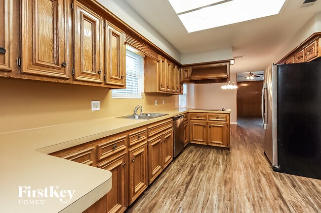 Foto del edificio - 15806 Afore Dr