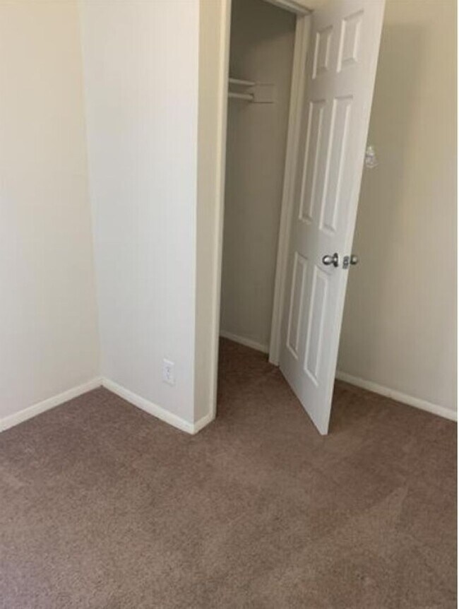 Foto del edificio - Lovely 2 BR home in Old Goucher