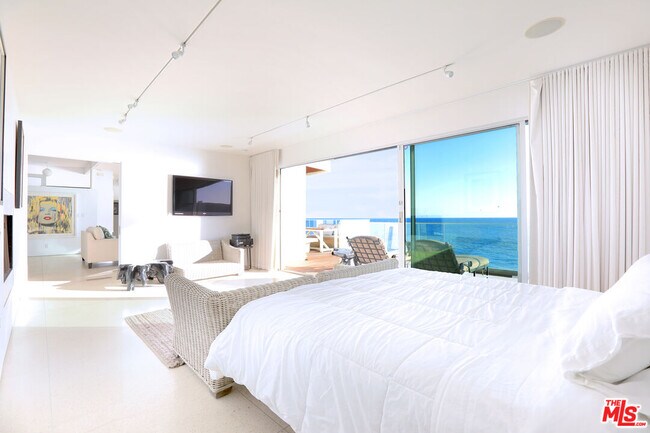 Foto del edificio - 20288 E Pacific Coast Hwy