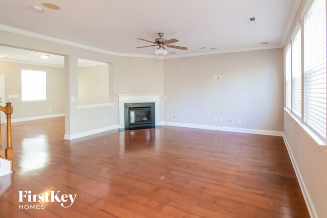 Foto del edificio - 7006 Meadowsweet Ln
