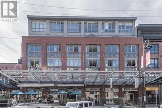 Building Photo - 1072-1072 Hamilton St