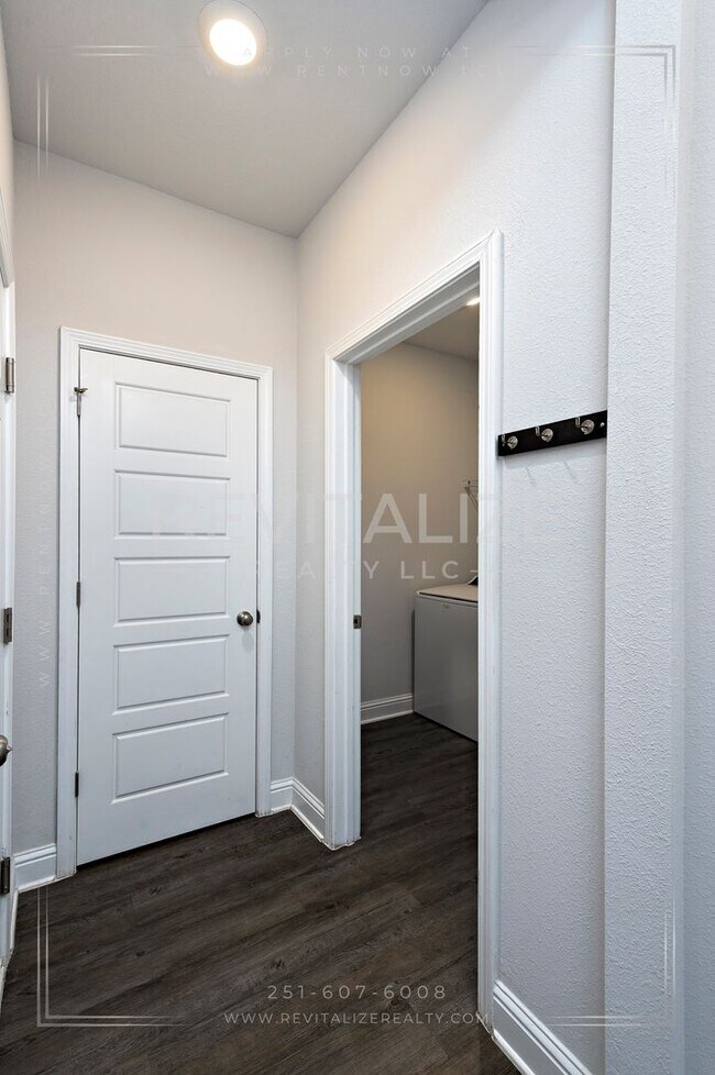 Foto del edificio - Modern 4BR 2 BA Home in Spanish Fort