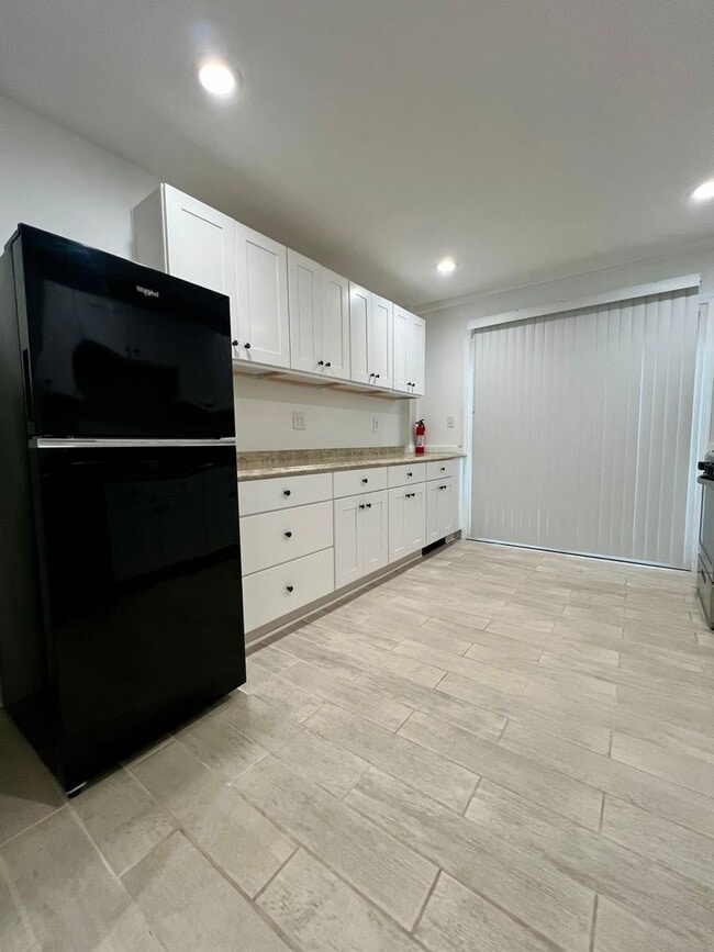 Building Photo - Stunning 2-Bedroom Townhome in the heart of Passyunk Square! Available NOW!