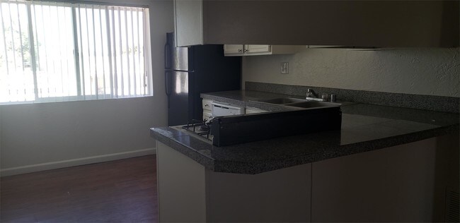 Building Photo - 2417 E Campbell Ave