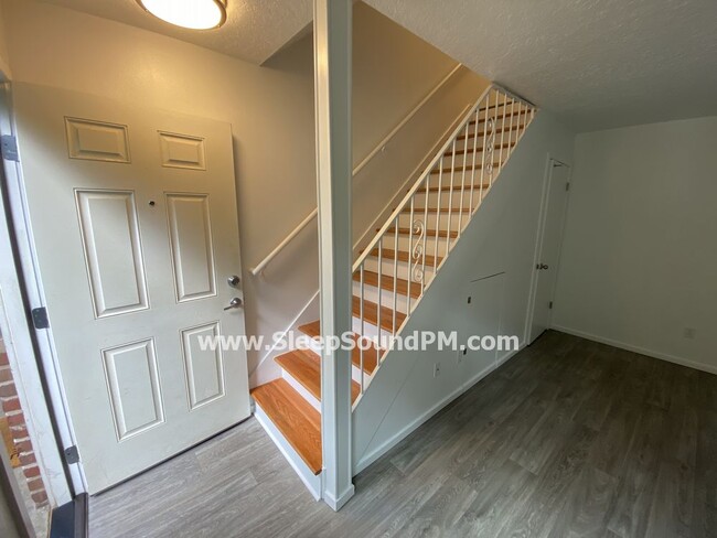 Building Photo - 3123-3153 SW Dolph Ct