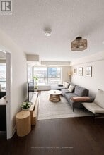 Building Photo - 151 Village Green Square