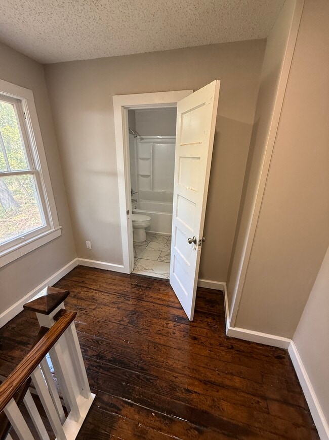 Building Photo - 809 3rd Ave